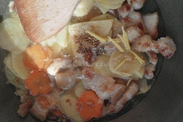 五花肉炖土豆片的做法图解5