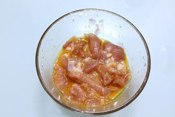 香菇炒肉的做法图解3
