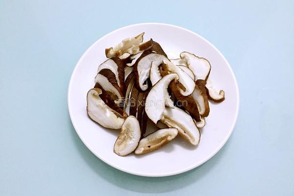香菇炒肉的做法图解5