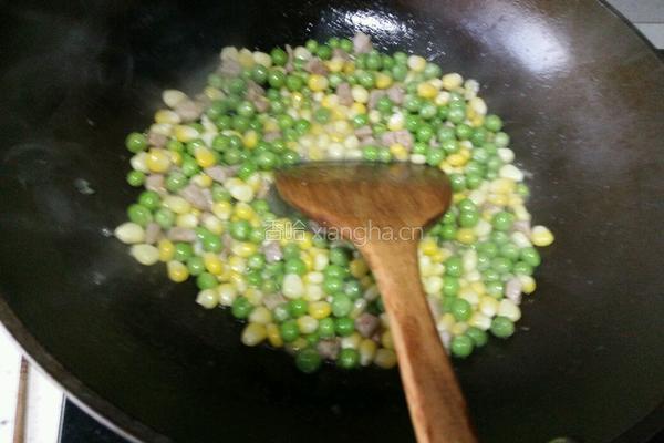 玉米豌豆炒肉的做法图解6
