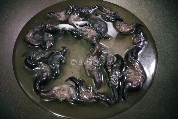 盐水菱角的做法图解2
