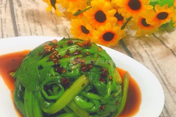 凉拌菠菜的做法图解1
