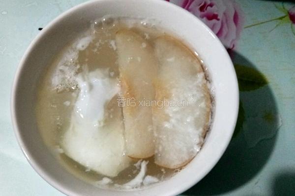 冰糖雪梨蛋汤的做法图解3