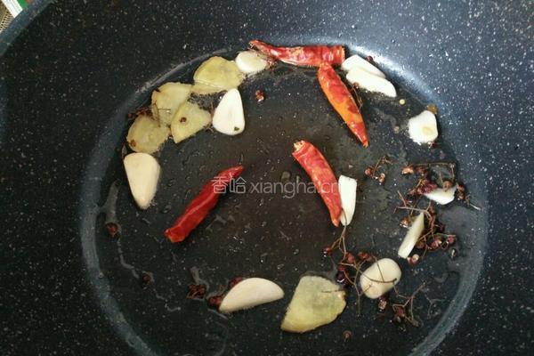芹香干锅香辣虾的做法图解9