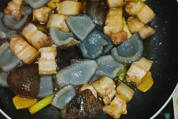 红烧肉焖海参的做法图解5