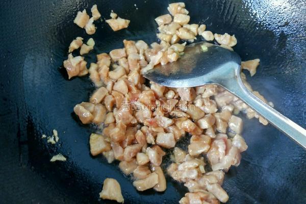 豌豆炒鸡丁的做法图解8