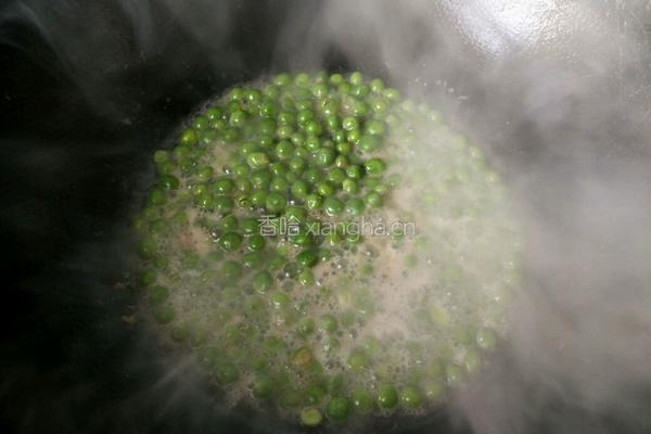 豌豆炒鸡丁的做法图解10