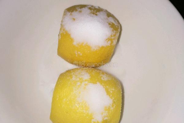 柠檬百香果蜂蜜水的做法图解1
