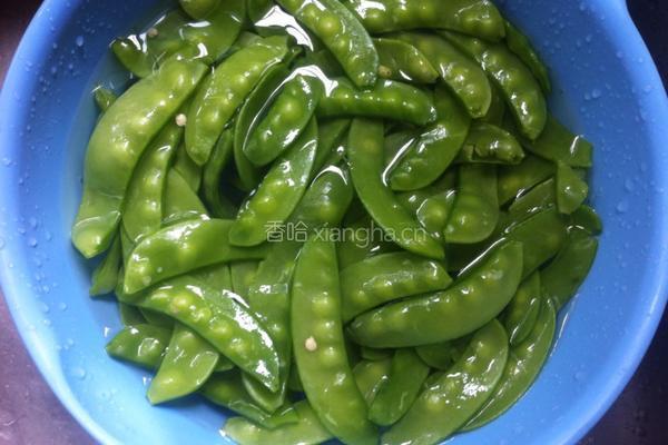 彩椒荷兰豆的做法图解1