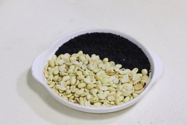 花生芝麻牛轧糖的做法图解4