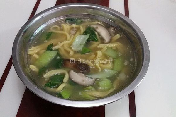 青菜香菇玉米面条的做法图解9