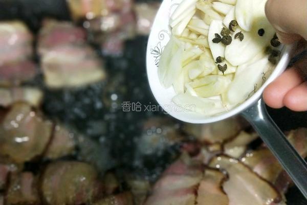 腊肉炒花菜的做法图解3