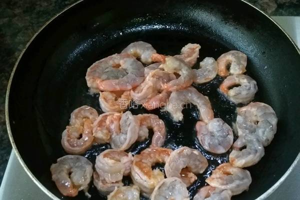 滑蛋虾仁饭的做法图解5