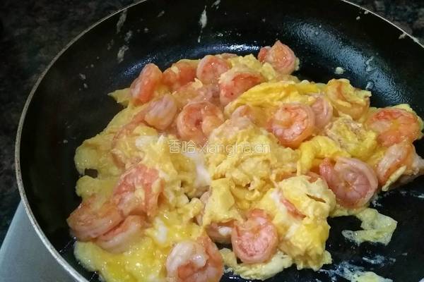 滑蛋虾仁饭的做法图解8