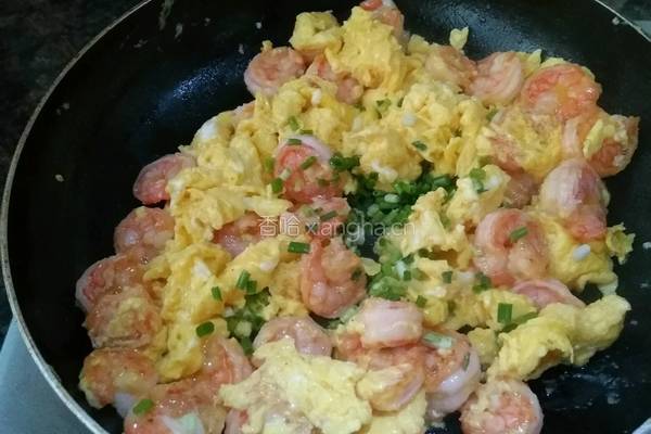 滑蛋虾仁饭的做法图解9
