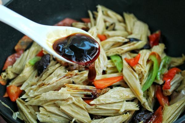 杂蔬香菇烧腐竹的做法图解10