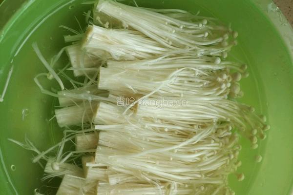 肉末金针菇的做法图解2