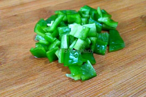 杏鲍菇炒鸡丁的做法图解6