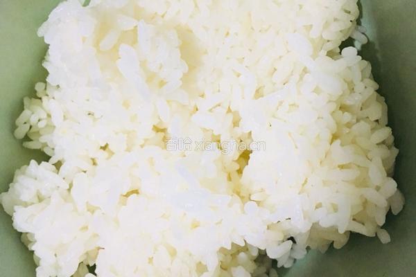 培根鸡蛋炒饭的做法图解4