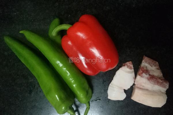 彩椒炒肉的做法图解1