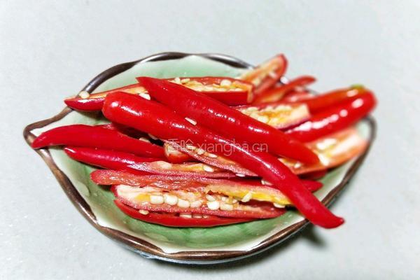 芹菜炒牛肉 的做法图解5