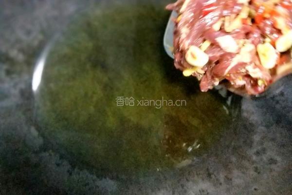 芹菜炒牛肉 的做法图解6