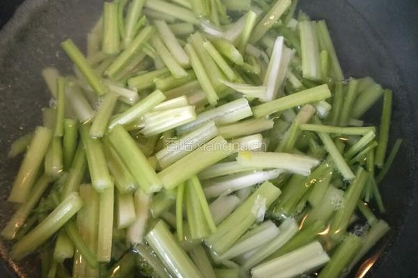 家常芹菜炒肉片的做法图解4