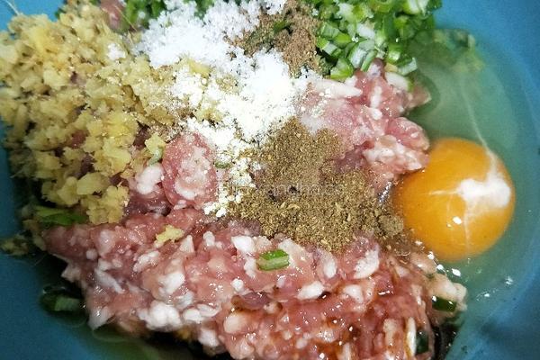 油面筋塞肉的做法图解1