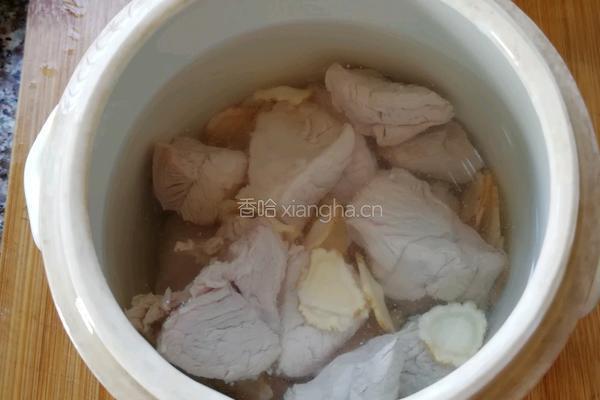 花旗参瘦肉汤的做法图解4