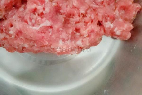 猪肉茴香水饺的做法图解3