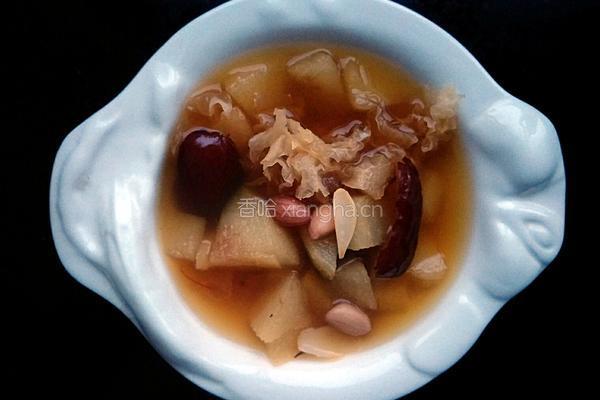 银耳雪梨润肺汤的做法图解6