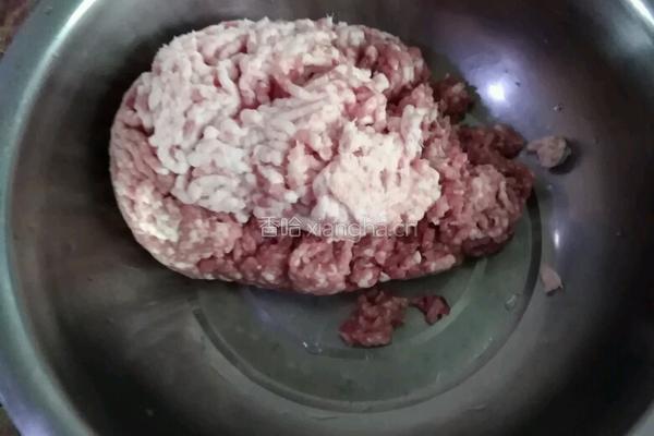 炸丸子的做法图解1