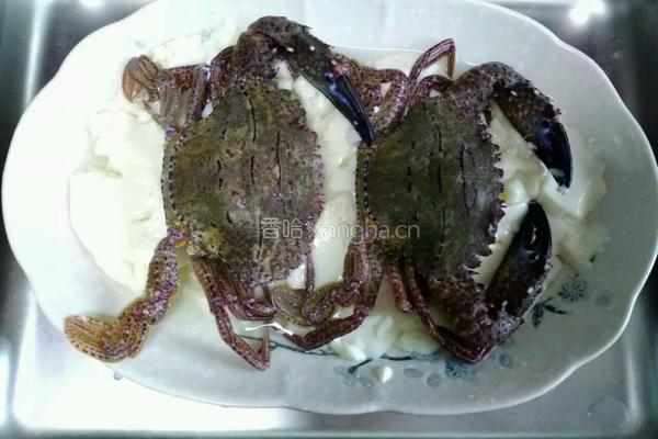 石头蟹蒸豆花的做法图解2