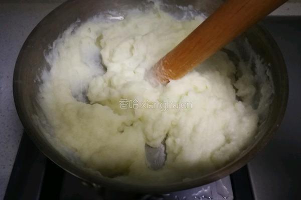 五彩奶香土豆泥的做法图解6