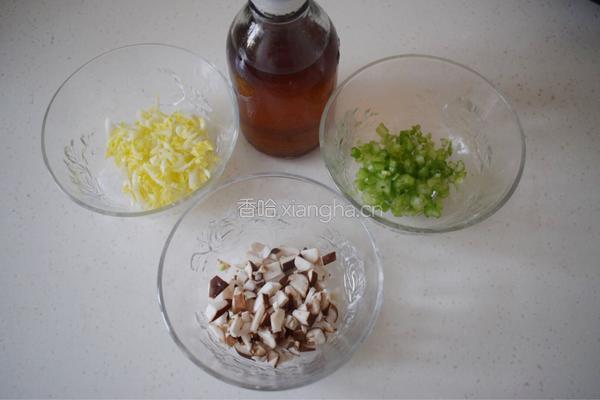 芹菜香菇粥的做法图解2