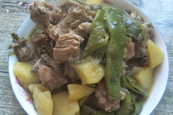 家常排骨炖豆角土豆的做法图解11