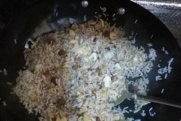 腊肠蛋炒饭的做法图解6