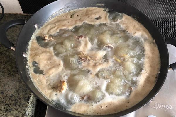 牛骨筋煲黄豆的做法图解2