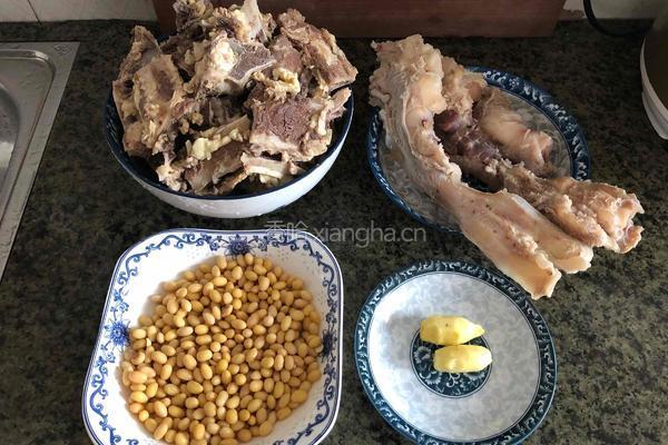 牛骨筋煲黄豆的做法图解3