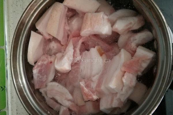 土豆炖红烧肉的做法图解2