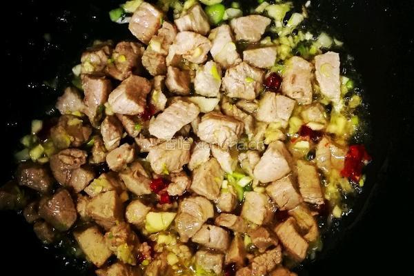 酱爆黄瓜肉丁的做法图解4