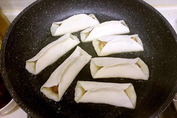 家庭版锅贴的做法图解9
