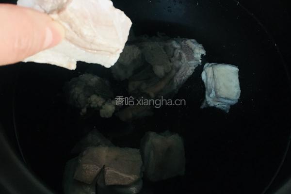 白萝卜羊排汤的做法图解10