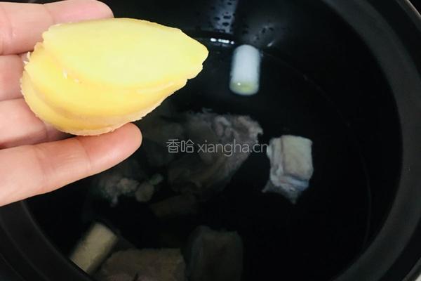 白萝卜羊排汤的做法图解11