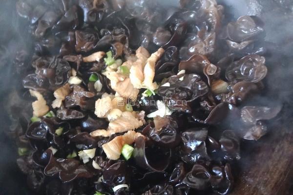 山药木耳的做法图解4