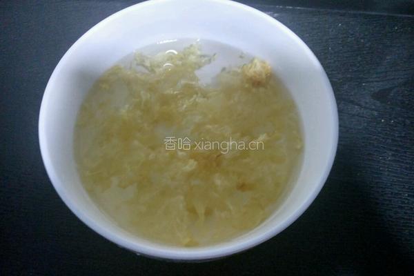 桂圆莲子银耳羹的做法图解3
