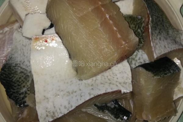 家常微辣水煮鱼的做法图解1