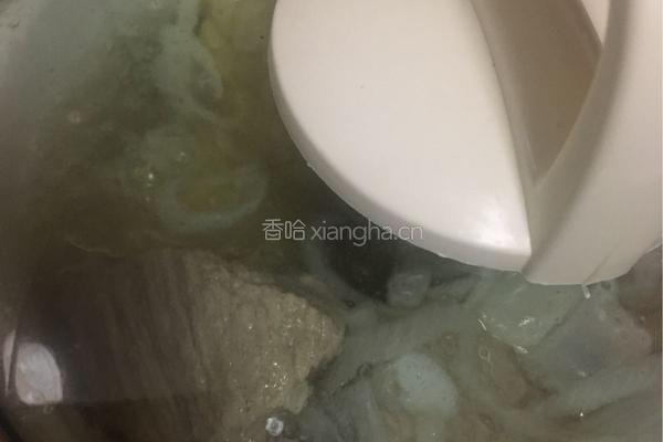 玉米排骨汤（孕期）的做法图解4