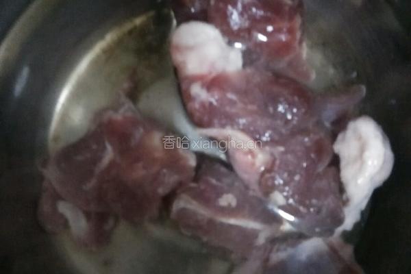 绿豆莲藕排骨汤的做法图解1