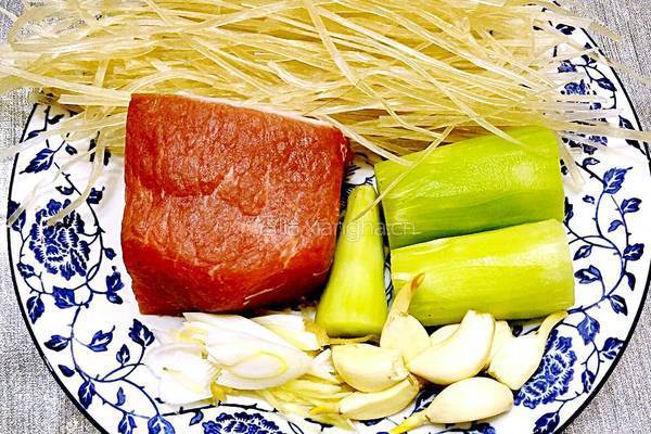 鲁菜大师蒋家常菜肉丝凉偏粉的做法图解1
